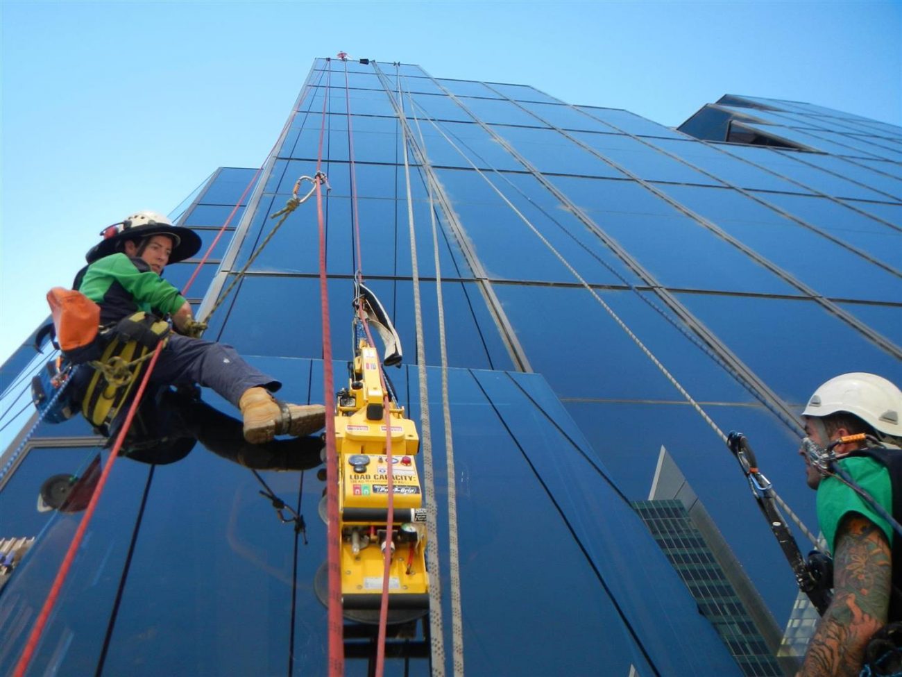 Glazing Works - Abseiling Sydney - Magellan Company